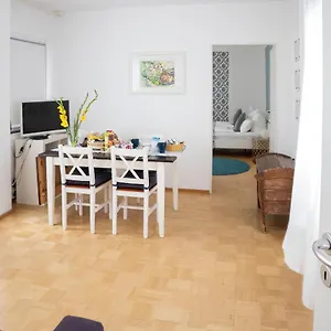 Alojamento de Acomodação e Pequeno-almoço My Place Mit Fruehstueckspaket - With Breakfastbox Frankfurt am Main